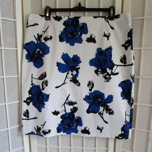 Flirty Floral Fitted Skirt